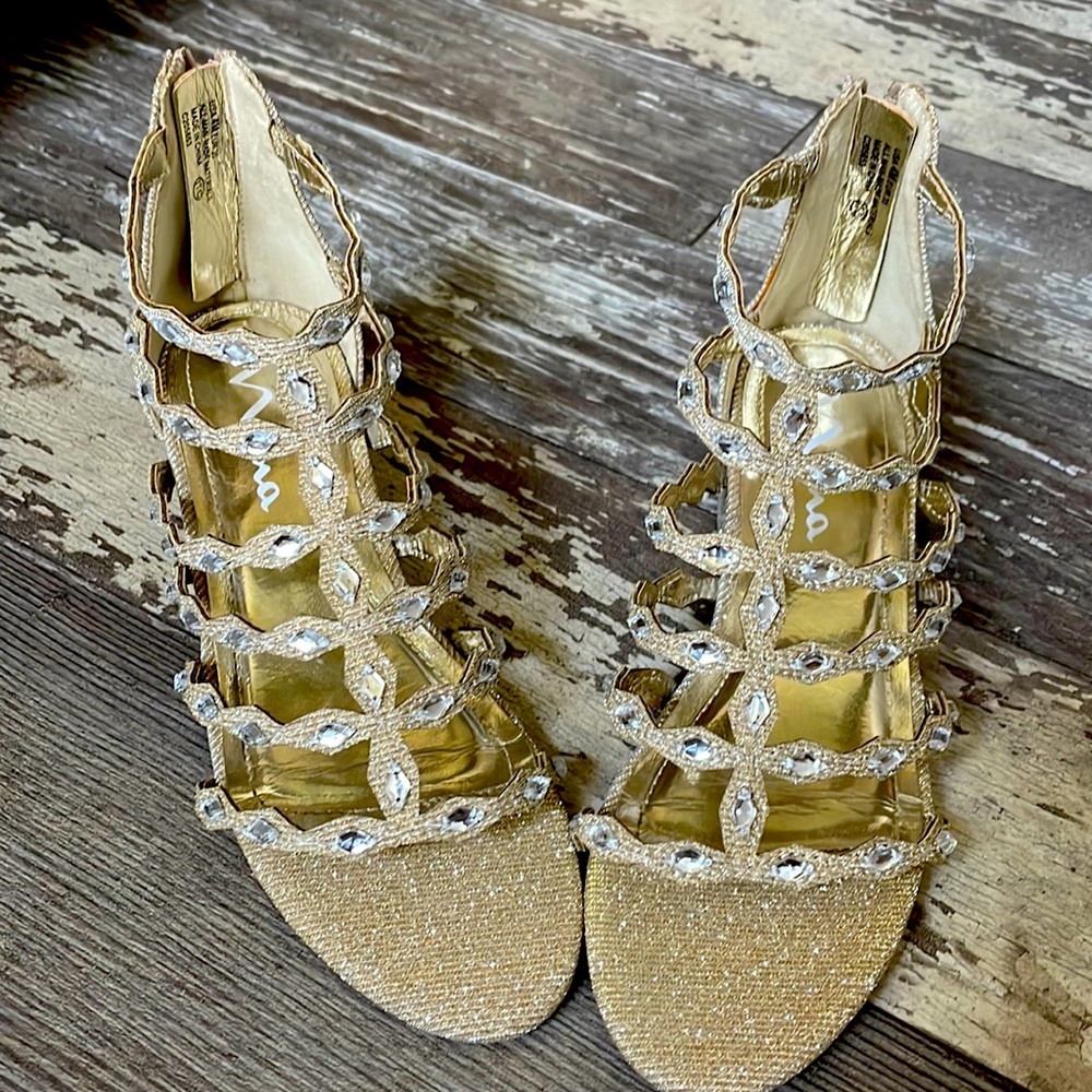 Girls dress sandals